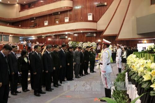 Kondolenzbesuch hochrangiger Delegation Vietnams für den ehemaligen laotischen Parlamentspräsident - ảnh 1